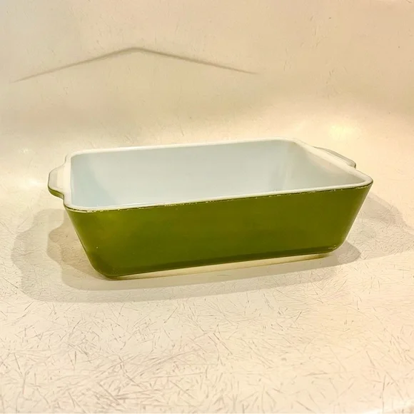 ‼️LAST CHANCE // NAME YOUR PRICE // DONATING 3-15‼️ Vintage Pyrex Fridgie Dish - Picture 1 of 2